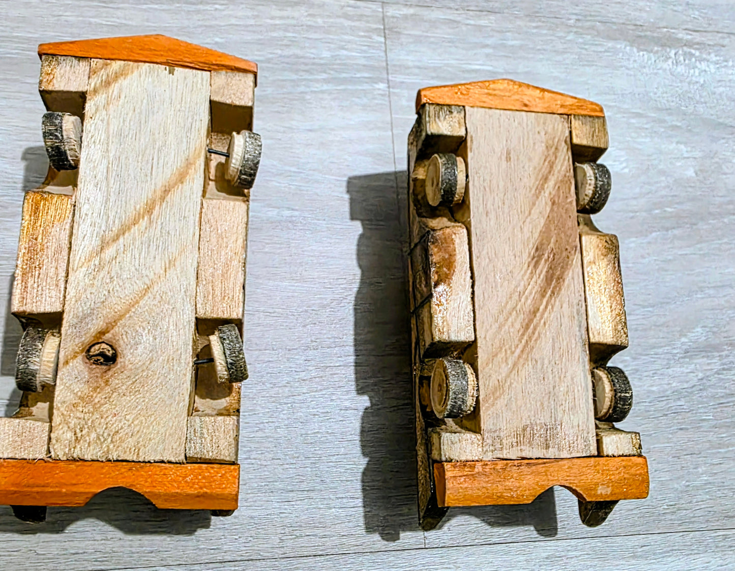Handmade Wooden Cuban Car Set (2) – Authentic Folk Art Souvenirs